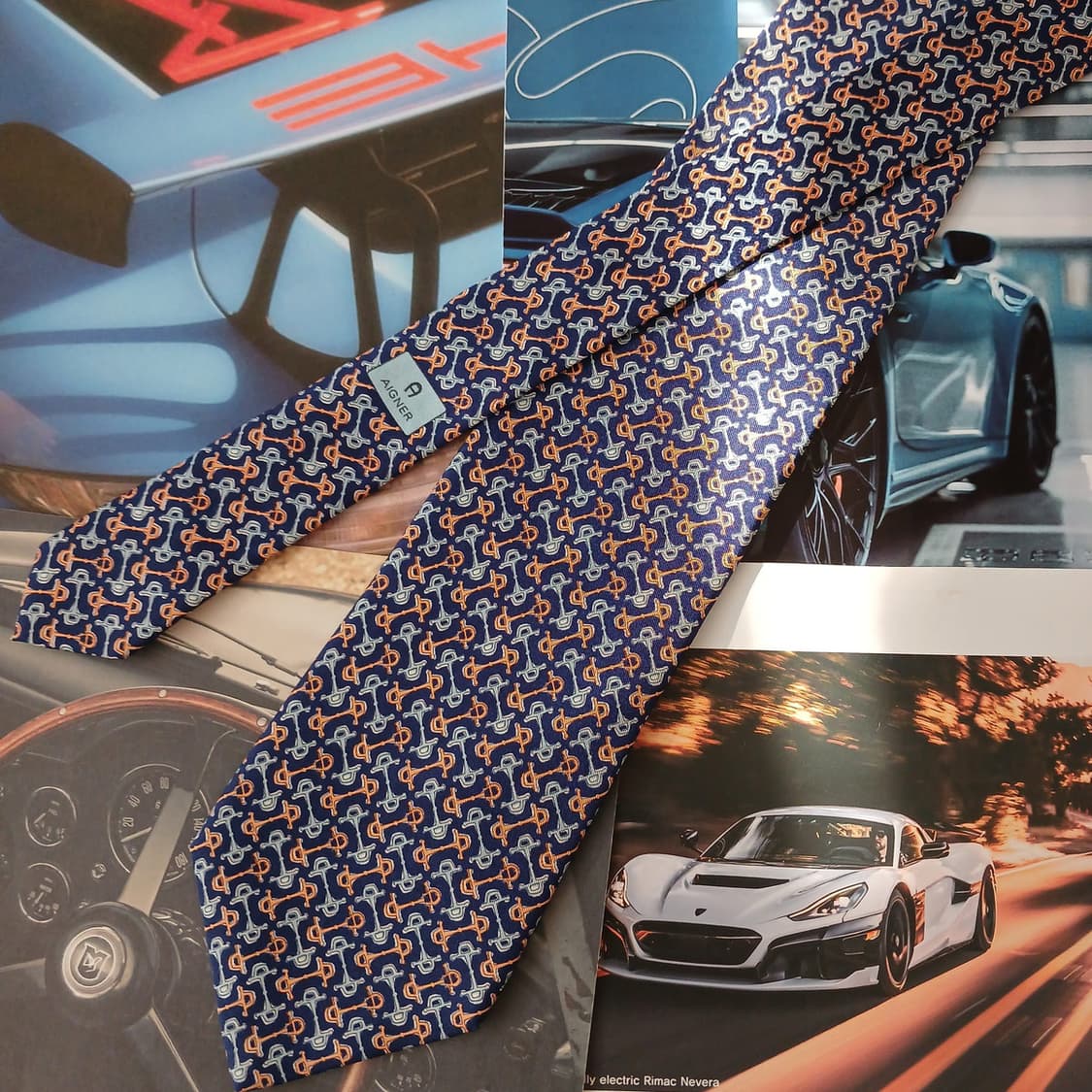 아이그너 실크 네이비 로고 패턴 넥타이 9.6cm A+등급 A19076
 상품이미지3