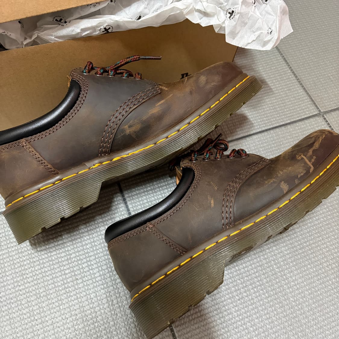 닥터마틴 8053 브라운 250 사이즈 상품이미지5