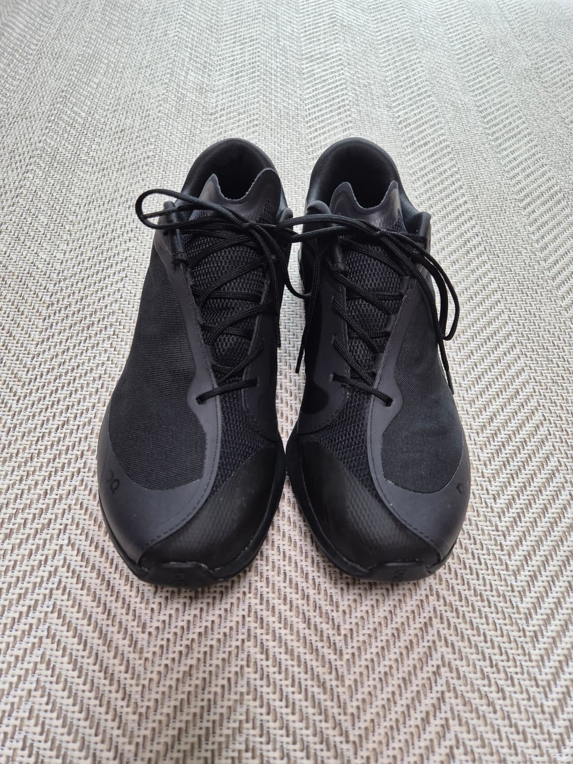 온러닝 x 포스트아카이브팩션 (온파프) 클라우드벤쳐 피크 올 블랙 상품이미지1