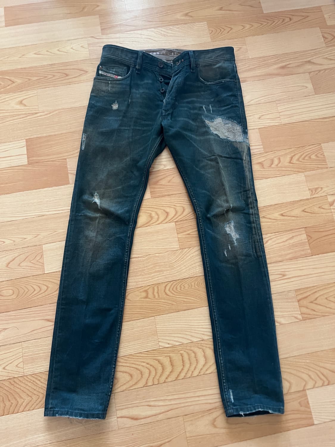 디젤 테파 슬림 캐럿 디스트로이드 진 상품이미지1