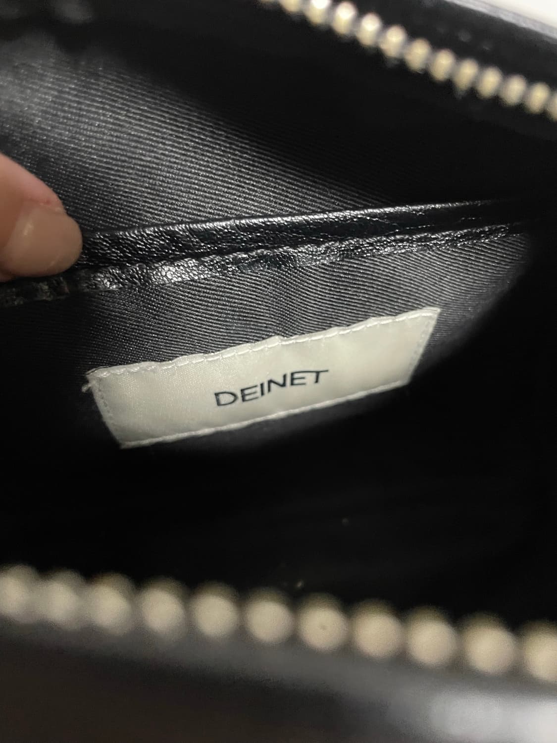 다이닛 STUD POCKET BAG IN BLACK 상품이미지3