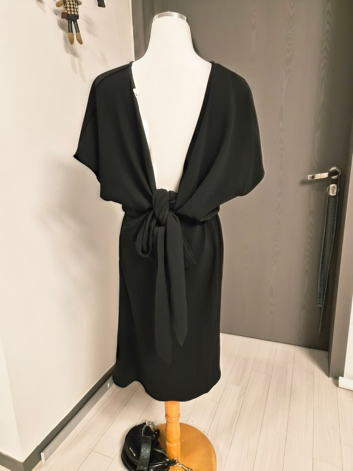 택있는새상품 아떼 바네사브루노백리스 리본 디테일 드레스입니다 상품이미지4