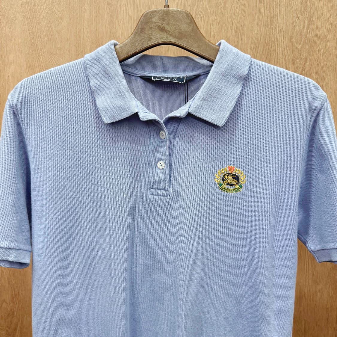 버버리 카라 반팔티 USA 피케 크레스트 자수 로고 디테일 퍼플 상품이미지4