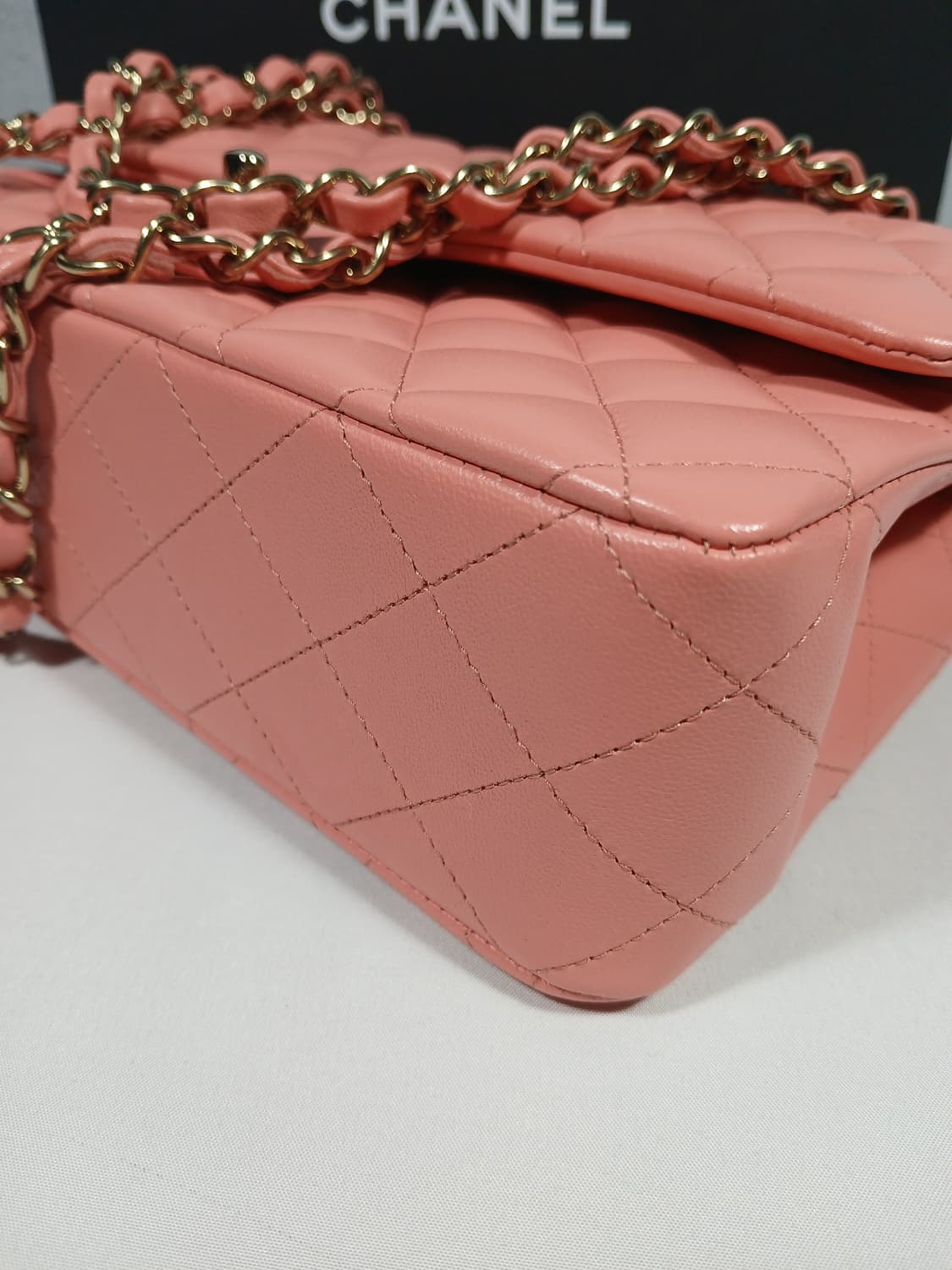 샤넬 클래식 플랩팩 미듐 A01112 상품이미지7