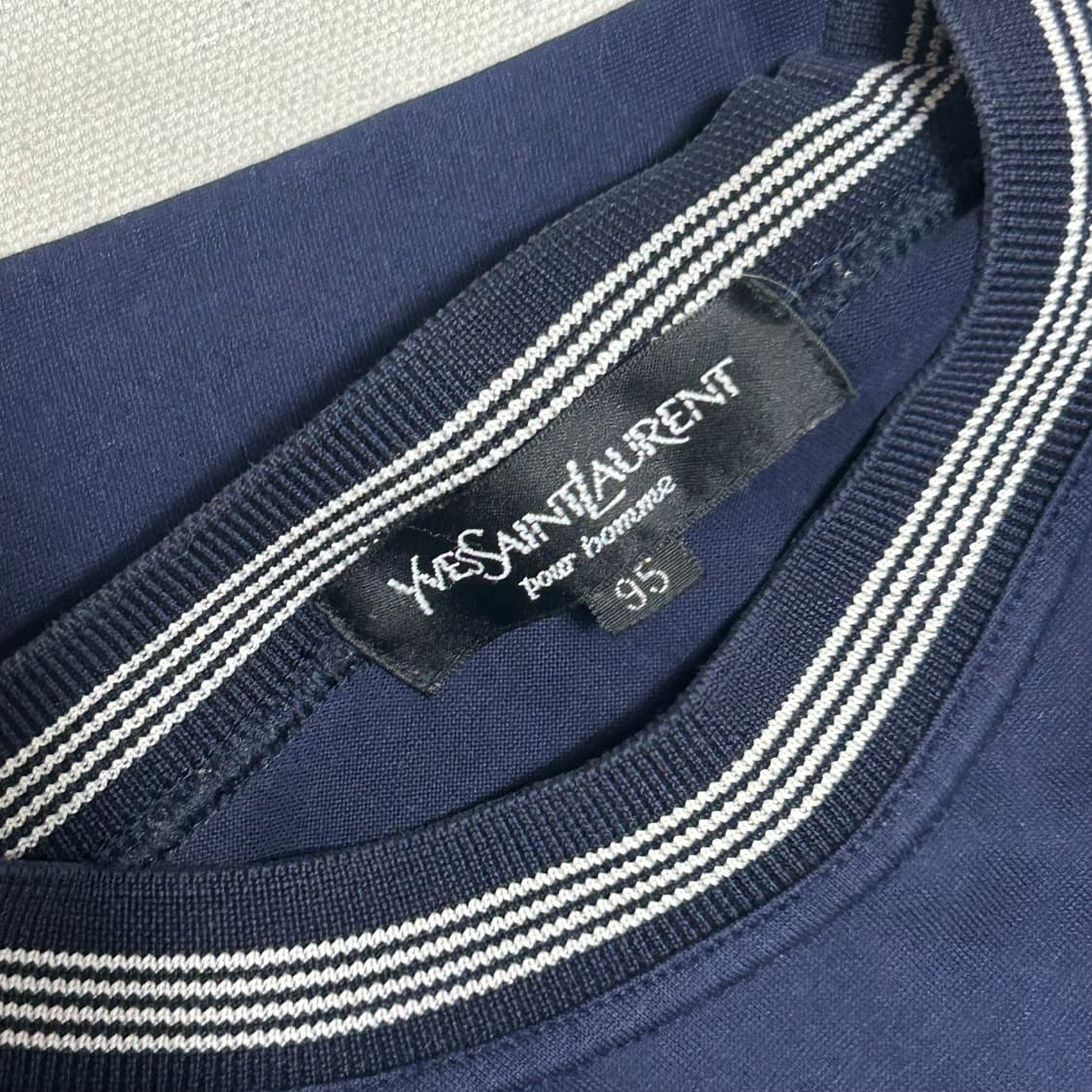 🫶🏻 입생로랑 Navy 반팔티 🫶🏻 상품이미지4