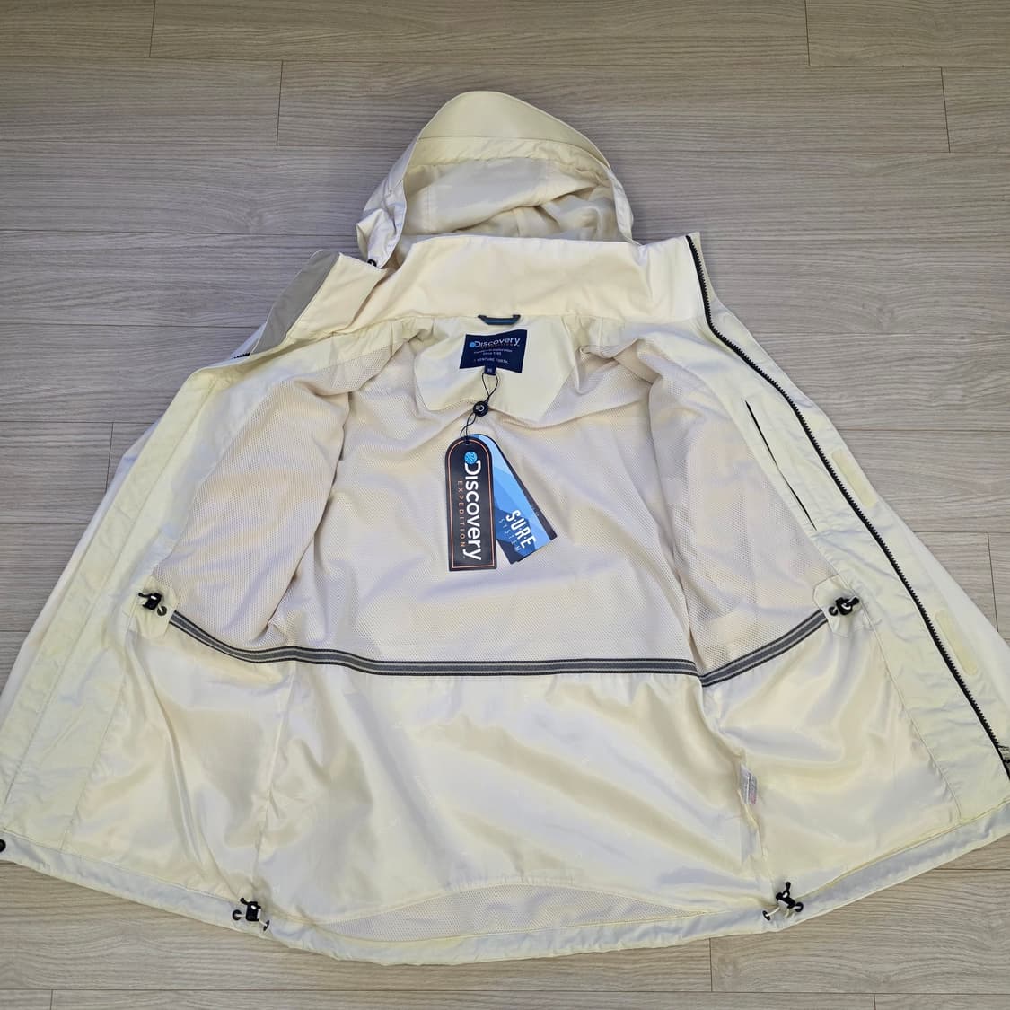 디스커버리 익스페디션의 멀티포켓 바람막이 재킷 새상품 상품이미지5