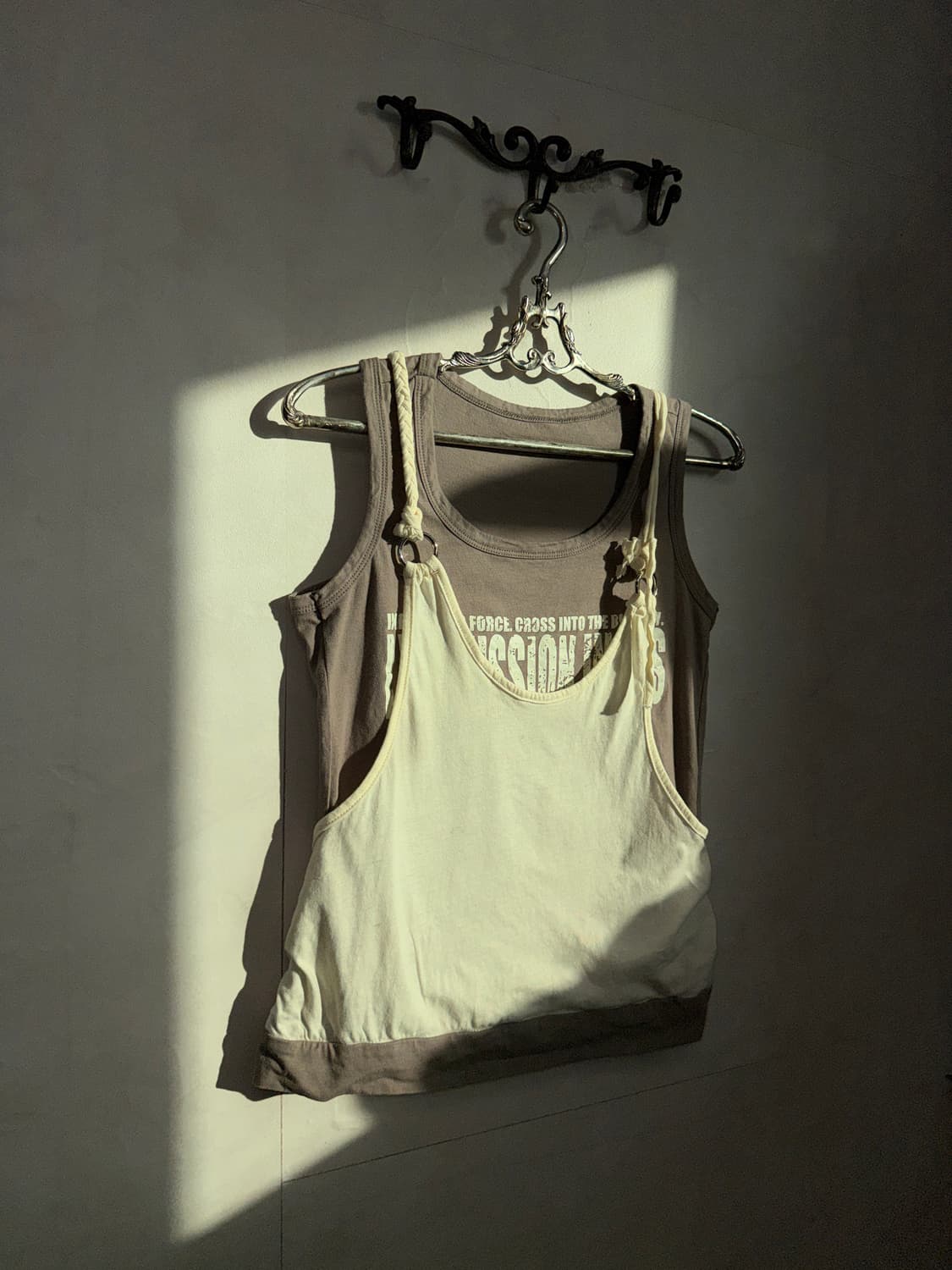 Brown lettering layered sleeveless 상품이미지3
