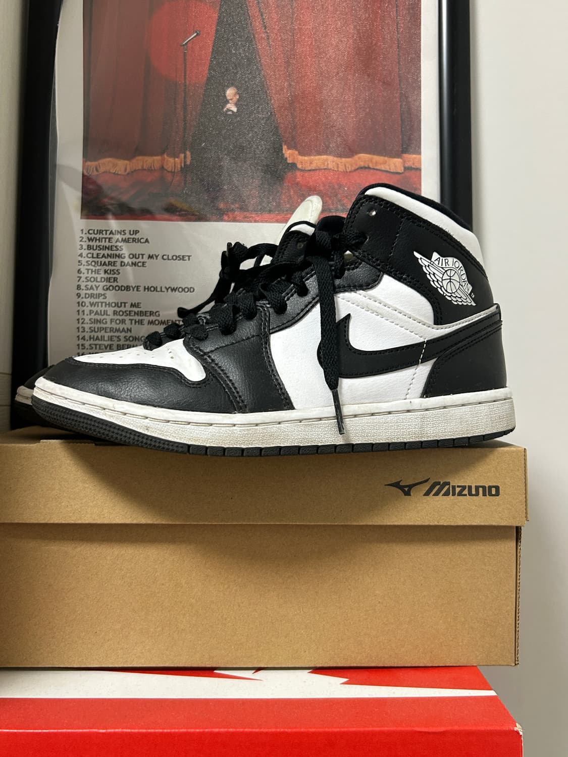 조던 1 미드 240 상품이미지1