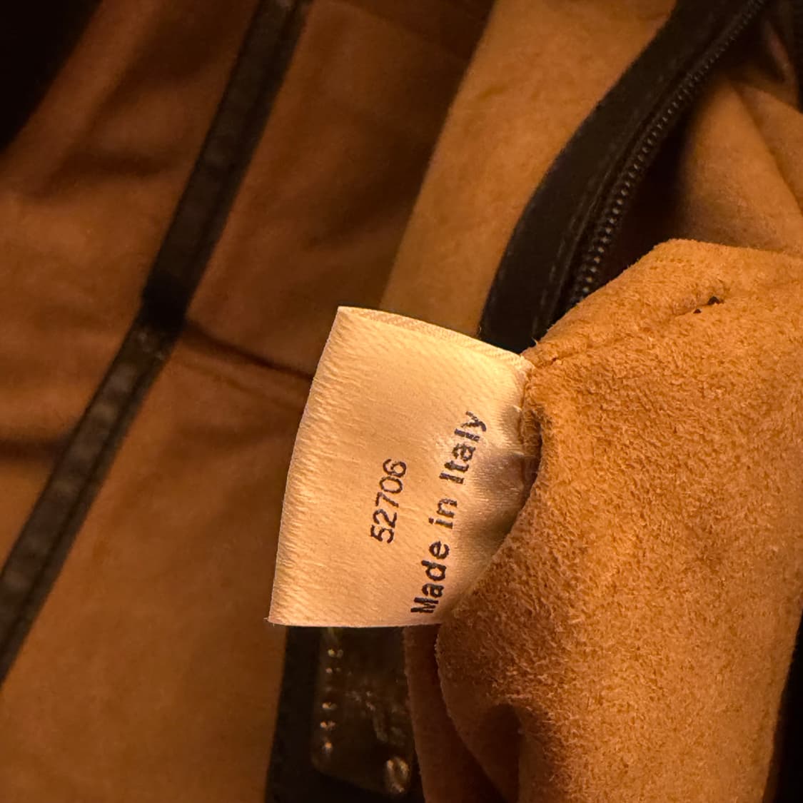 MCM 이태리 메탈로고 가죽 토트백 상품이미지7