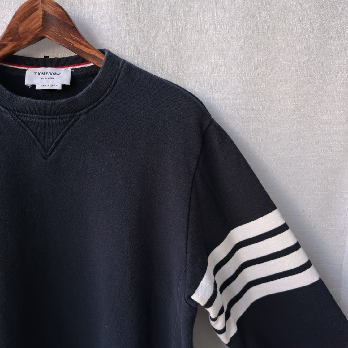 톰브라운 클래식 루프백 4-바 스웨트셔츠 네이비 5사이즈 상품이미지2