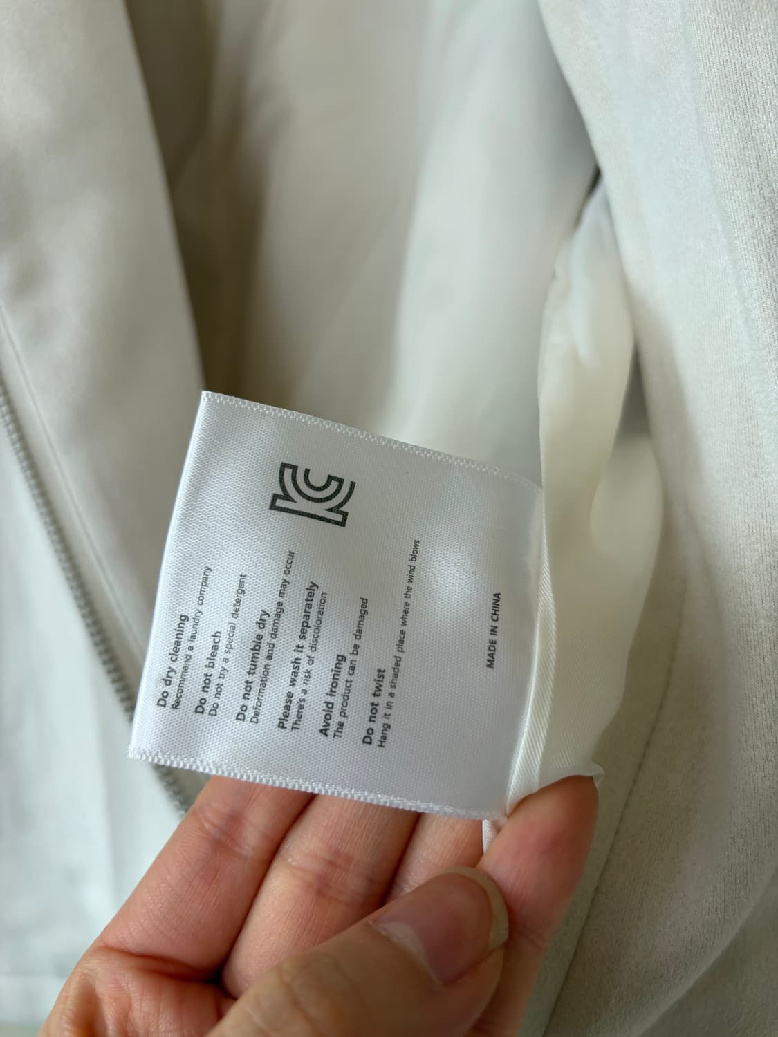 남녀공용가능) 아이러니포르노화이트라인 스웨이드 화이트 크림 무신사 공용가 상품이미지6