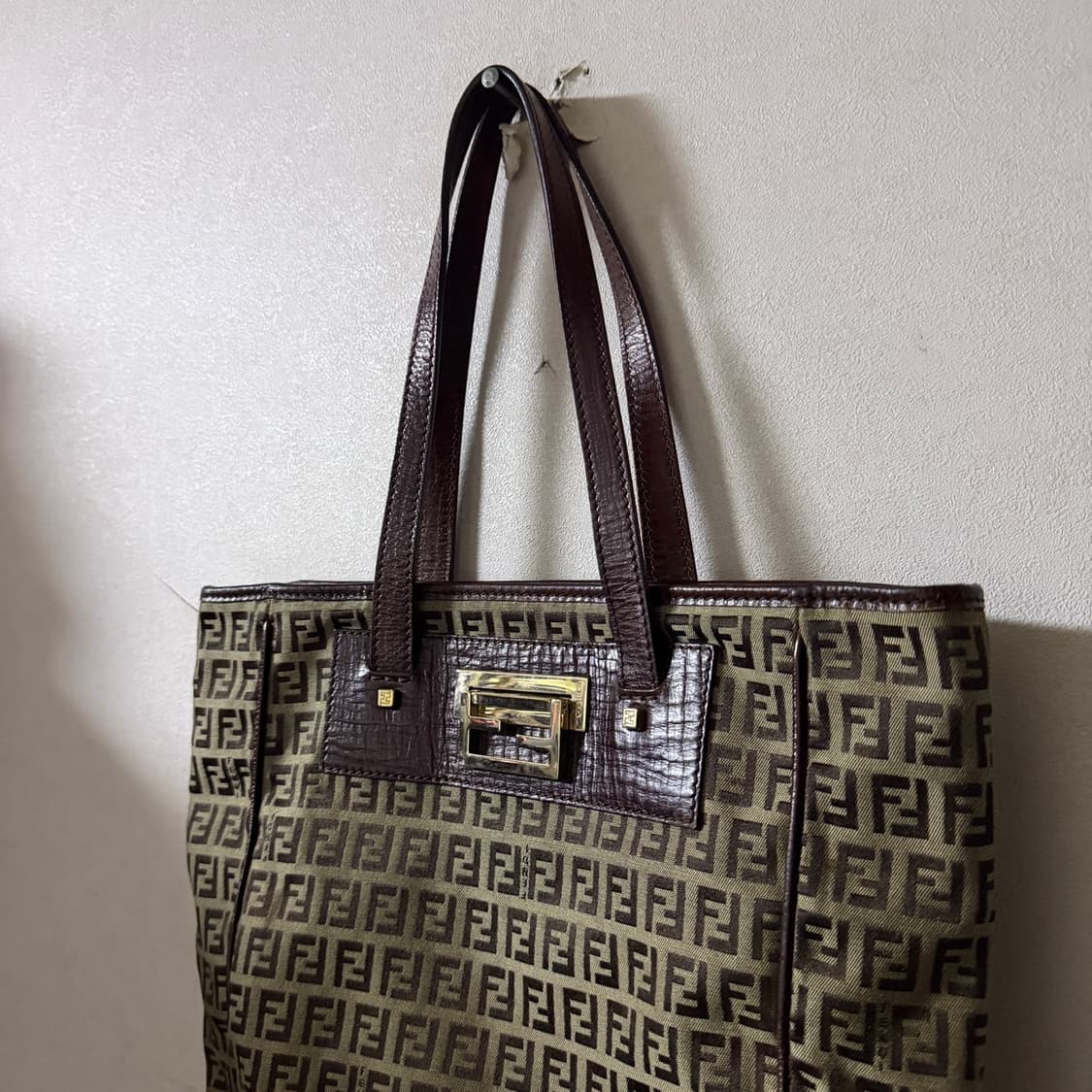 펜디 FF 주카 패턴 쇼퍼 토트&숄더백 상품이미지9