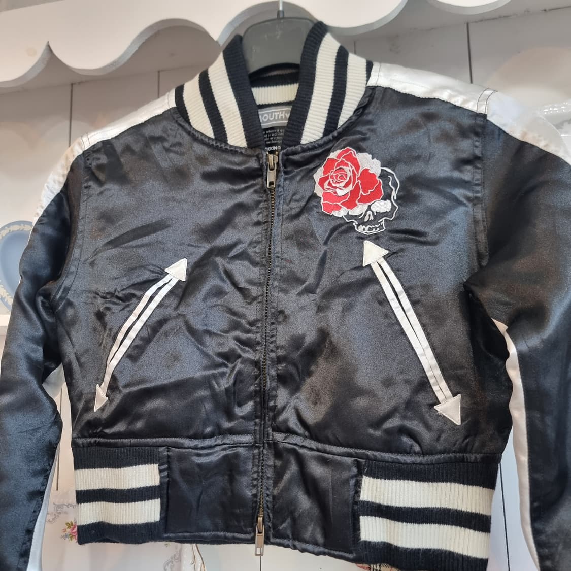 크롭 블랙 봄버 자켓 상품이미지3