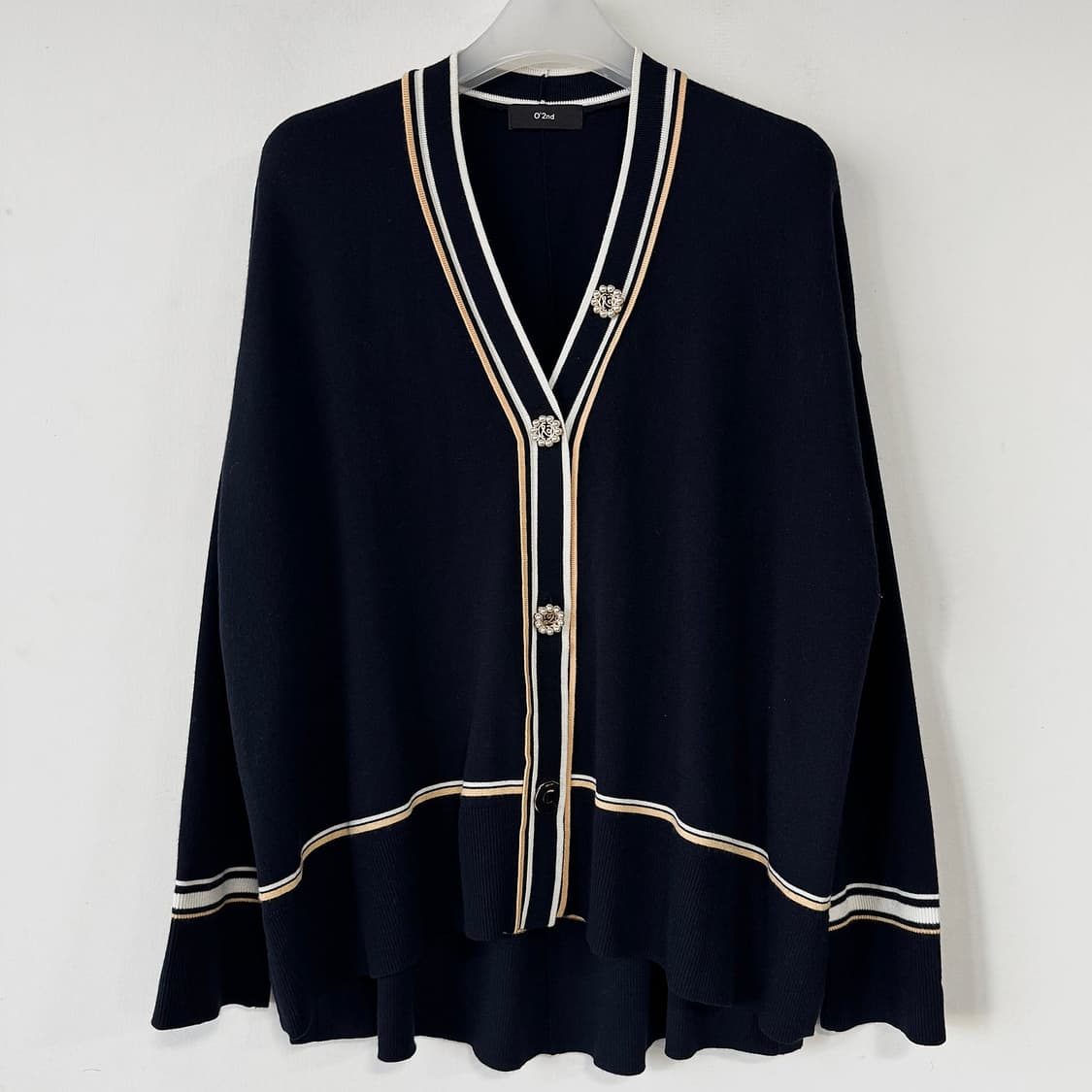 오즈세컨 비즈스톤 컬러 라인 니트 가디건 상품이미지3