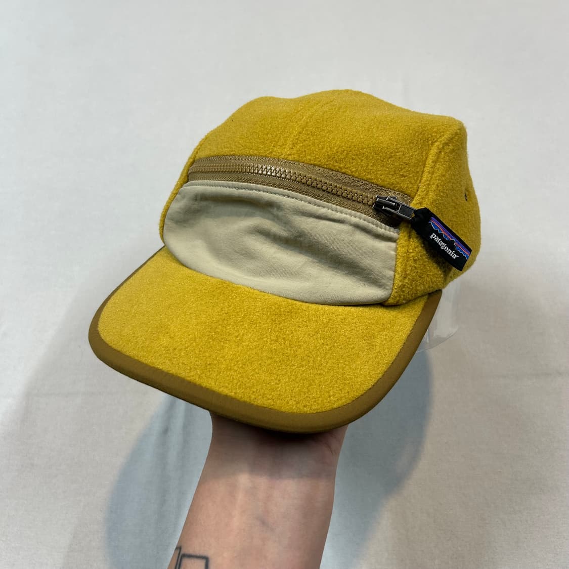 파타고니아 옐로우 플리스 캠프캡 모자 지퍼포켓 상품이미지1