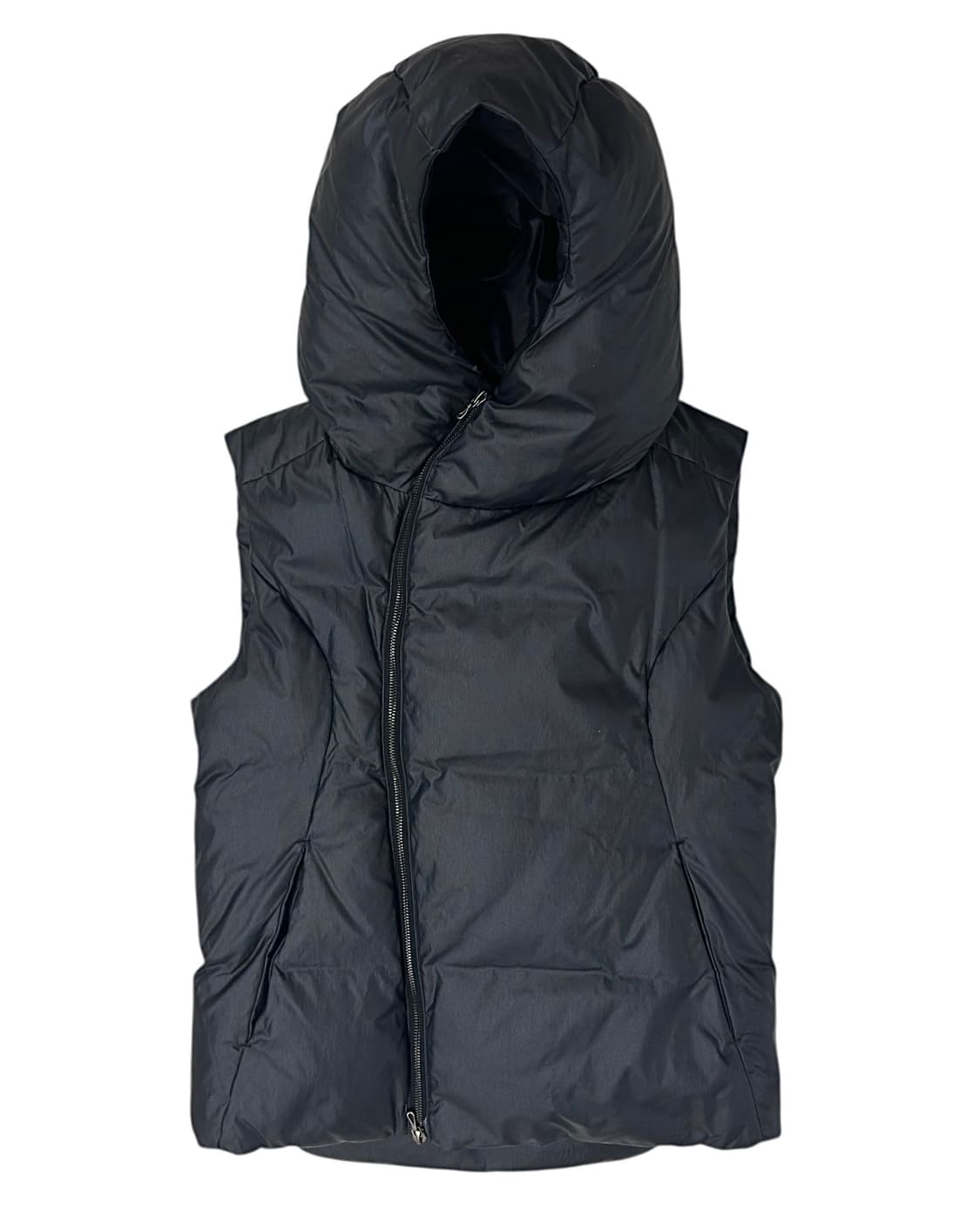 어태치먼트 비대칭 패딩 베스트 상품이미지4