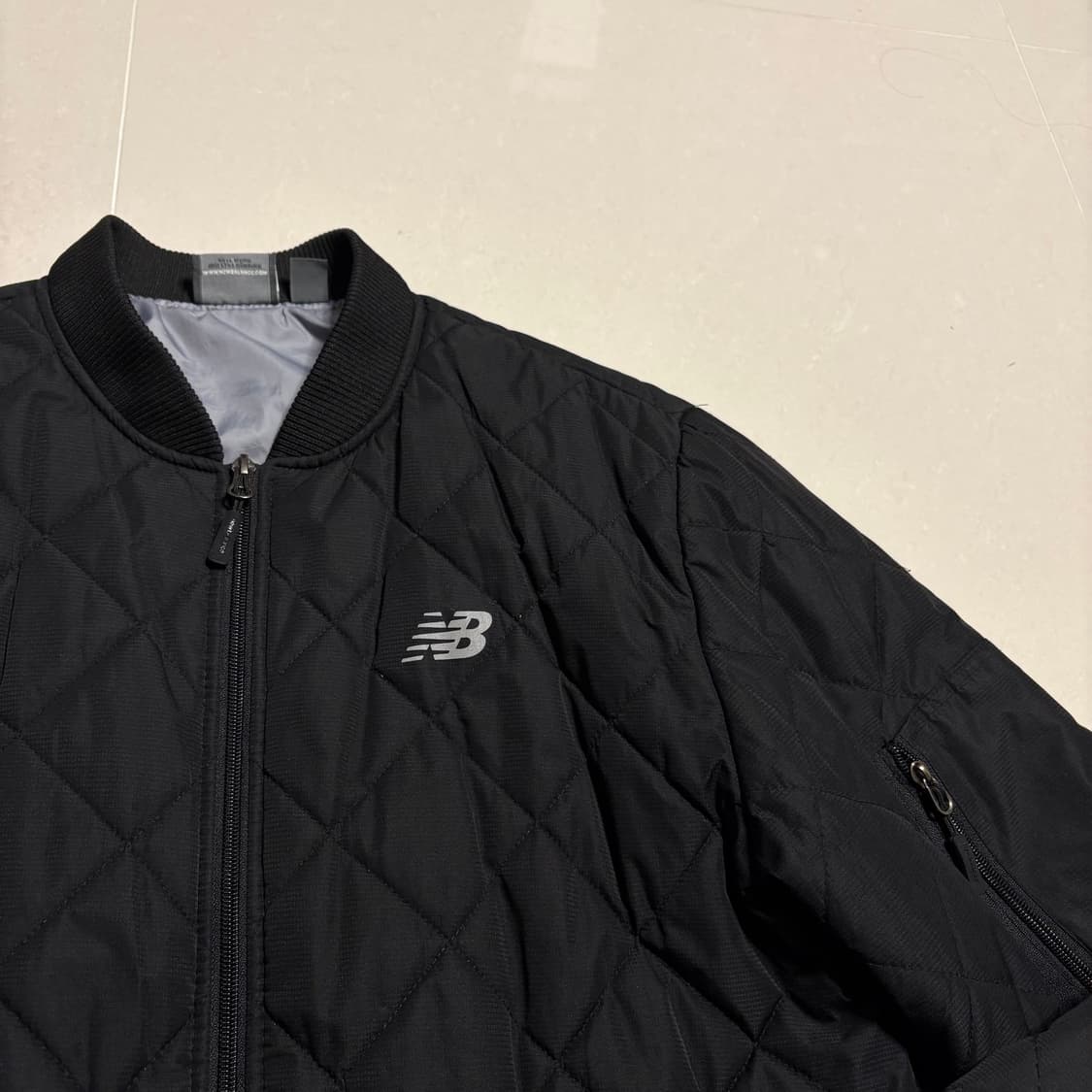 정품 뉴발란스 퀼팅 봄버 ma-1 블랙 집업 자켓 점퍼 상품이미지4