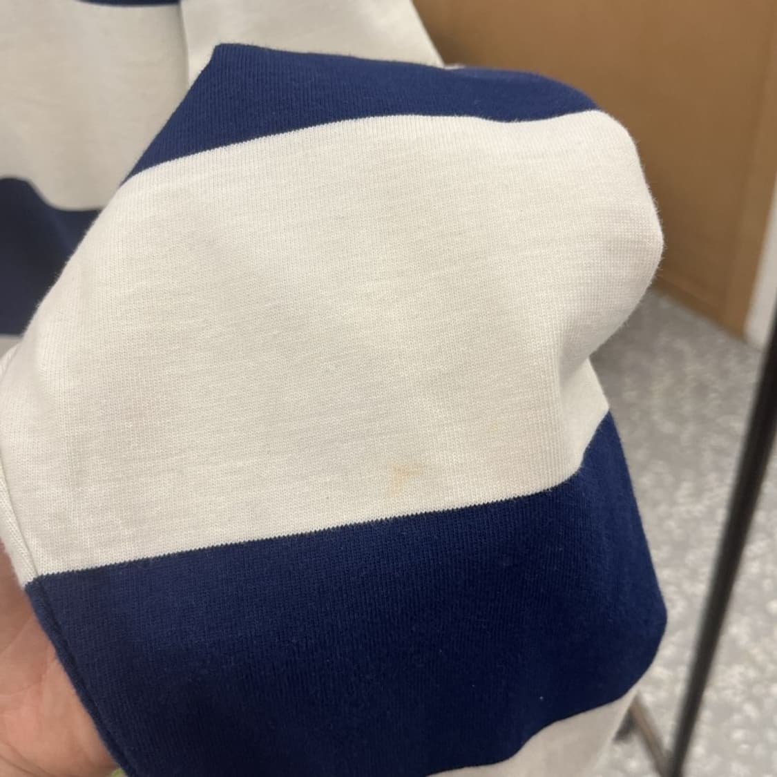 OIOI 오아이오아이 캐주얼 자수로고 긴팔카라티 100 C05421 상품이미지8