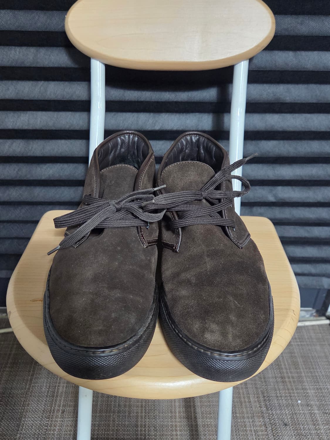 (정품) [몽클레어] 스웨이드 가죽 스니커즈 판매합니다. 상품이미지1