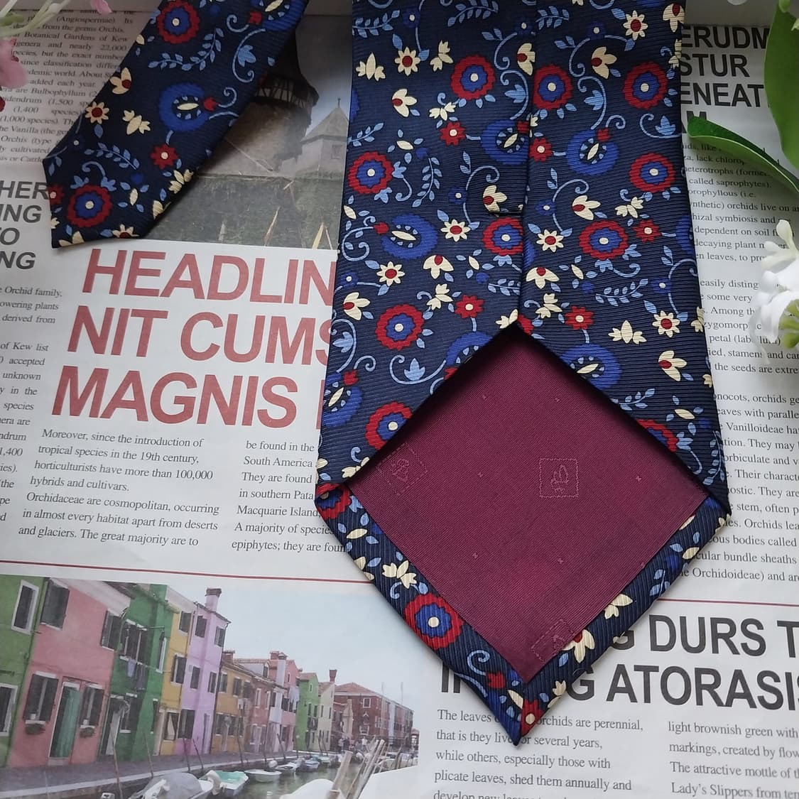 발망 실크 네이비 플라워 패턴 넥타이 9.3cm A+등급 K1579
 상품이미지8