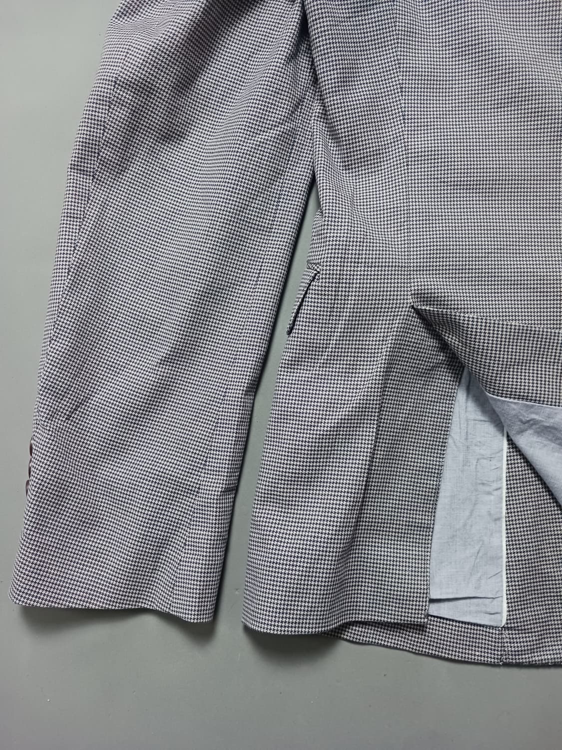 [100] 헤지스 빈티지 잔체크 슬림핏 블레이저 자켓 상품이미지9