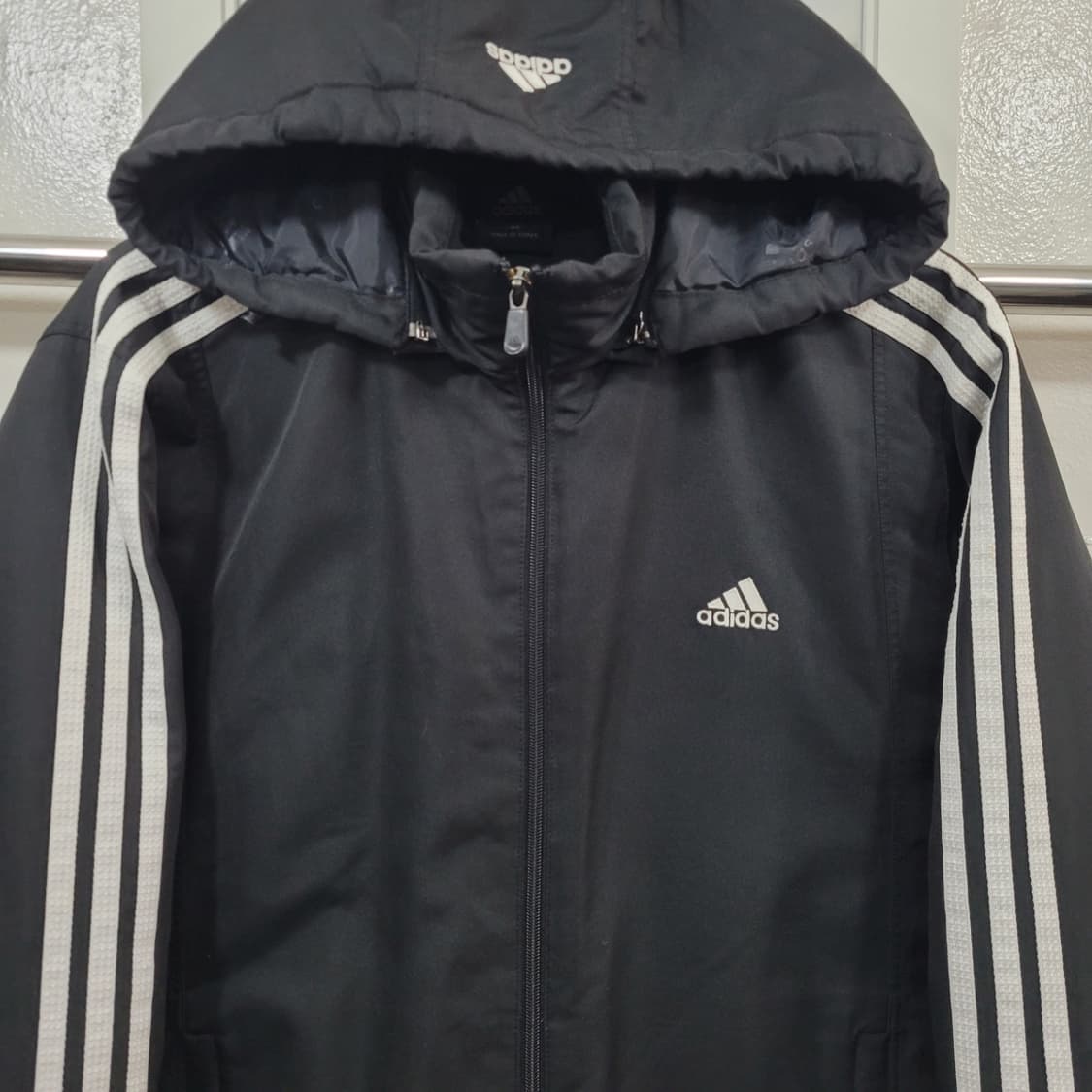 [M] 아디다스 검흰 후드 점퍼 상품이미지2