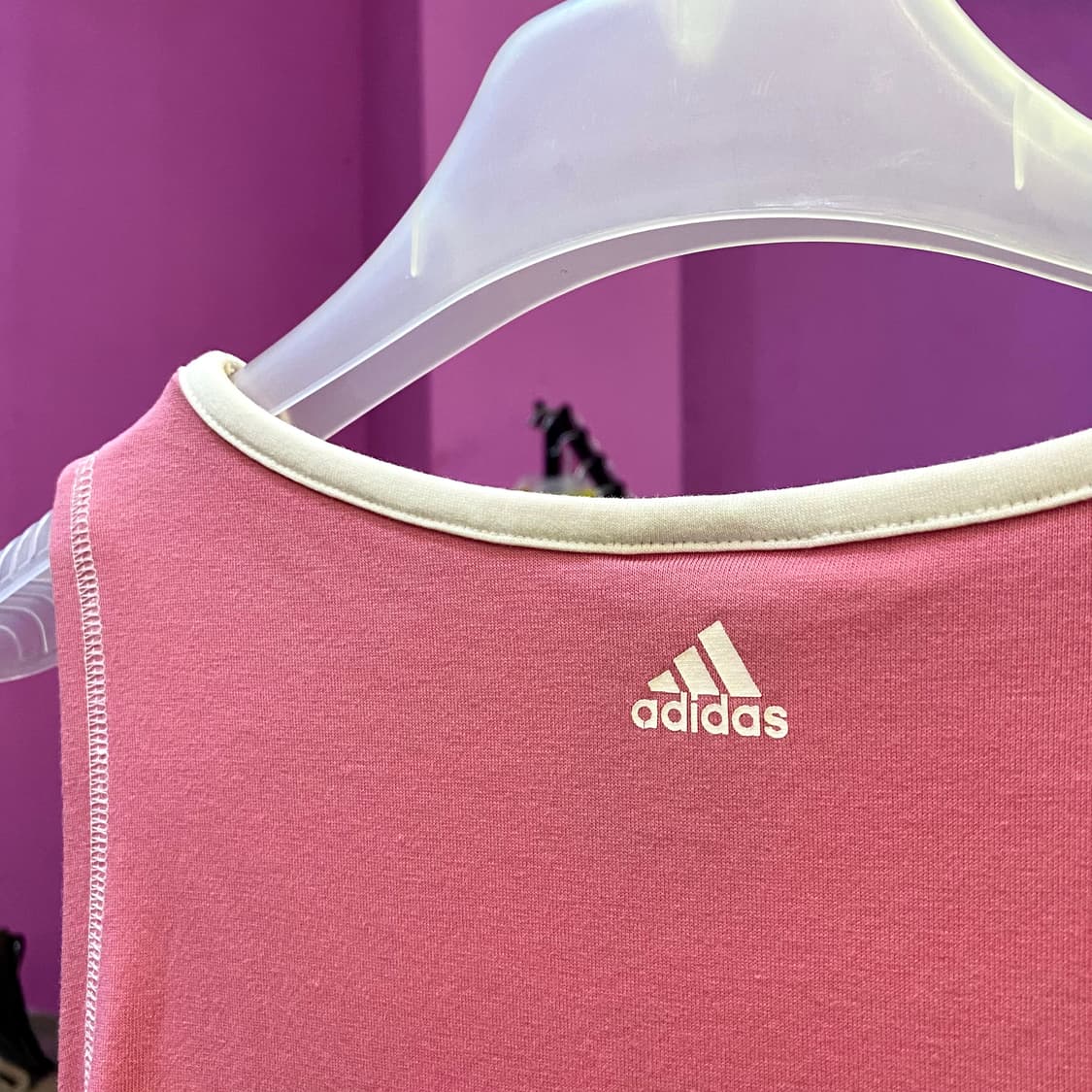ADIDAS 아디다스 사이드 셔링 슬리브리스 탑 상품이미지5