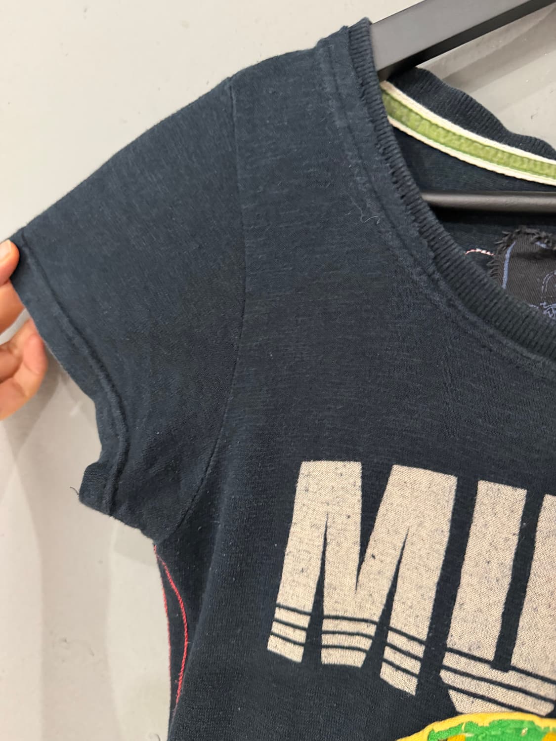 peace mark point lettering detail top 상품이미지7