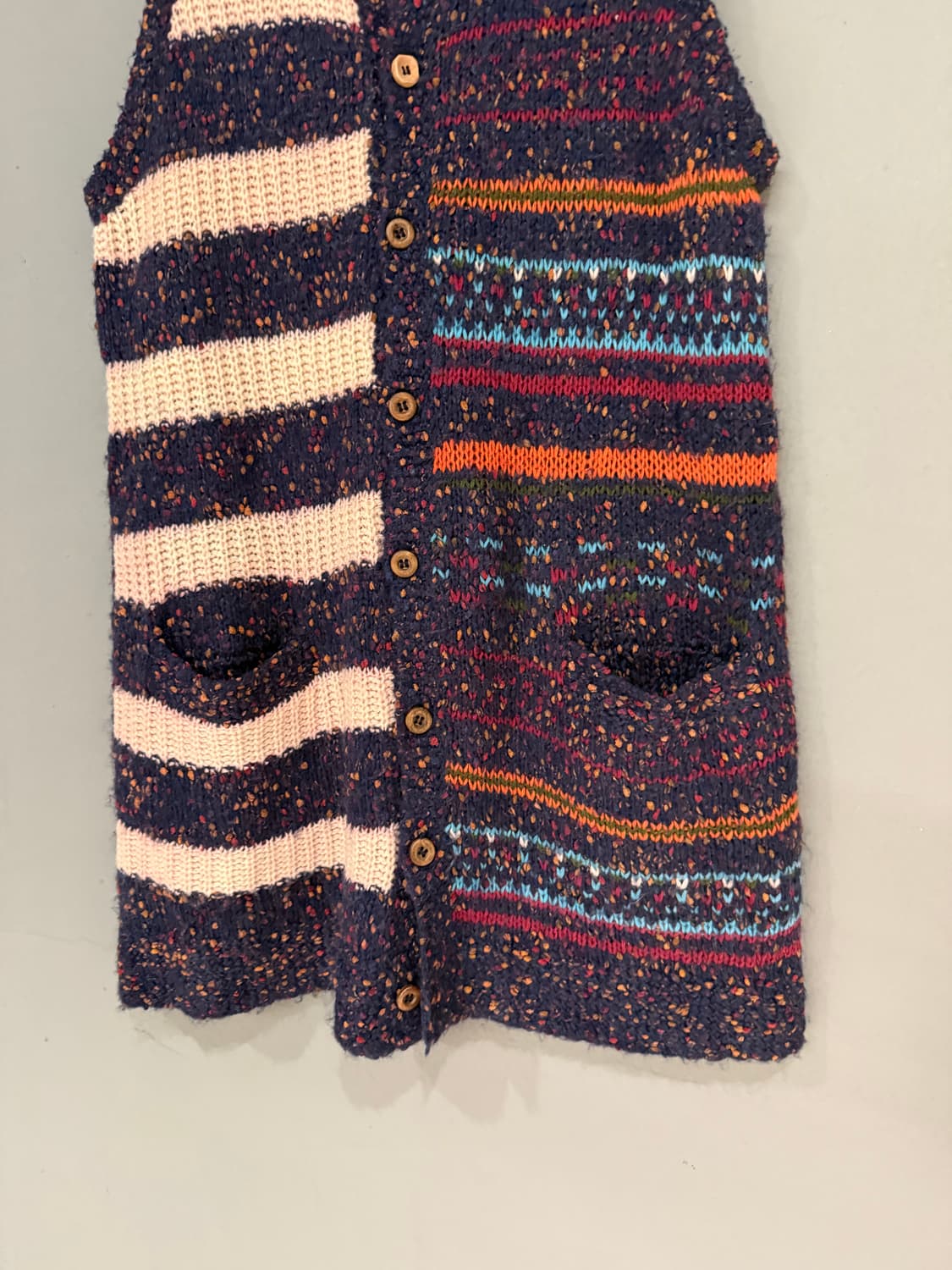 half pattern detail button-up knit vest 상품이미지6