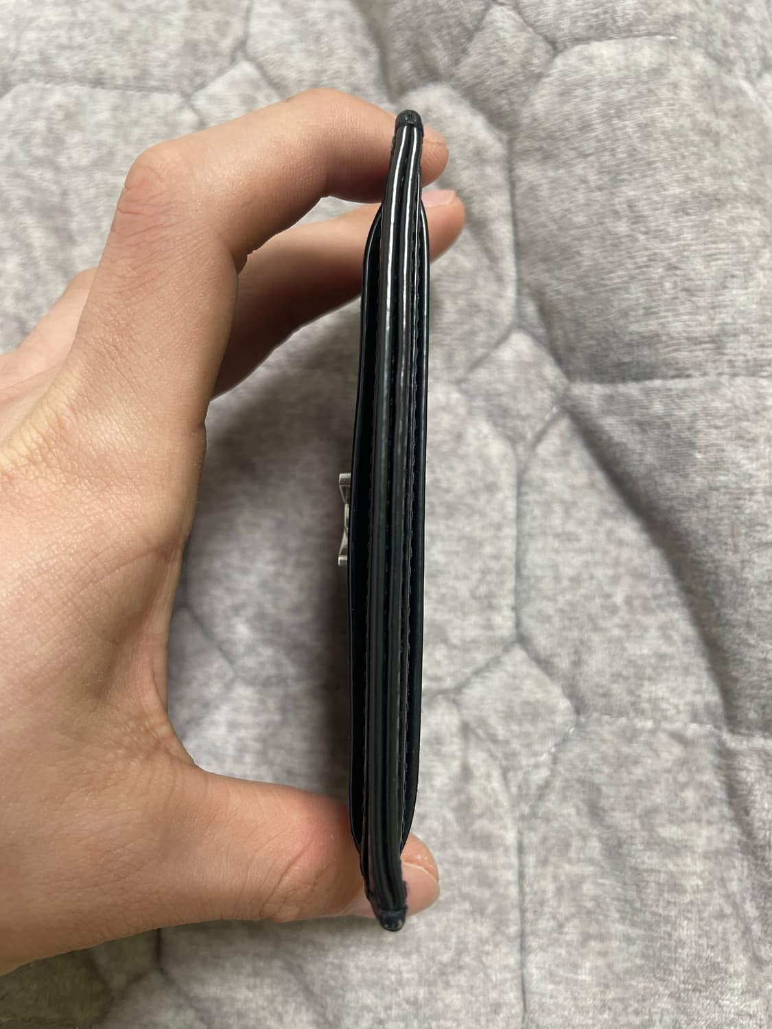 생로랑 모노그램 카드지갑 상품이미지7