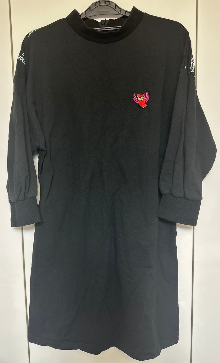 럭키슈에뜨 블랙 7부 소매 원피스 부엉이 자수 상품이미지2