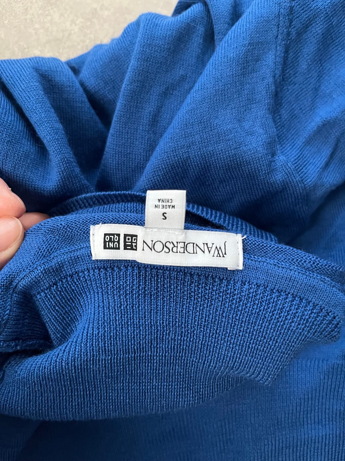 유니클로 jw앤더슨 콜라보 니트 상품이미지6