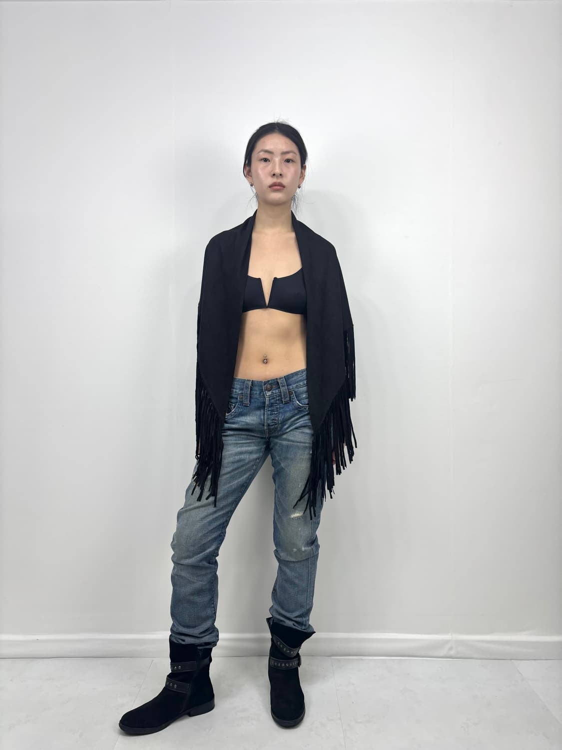 TASSEL SUEDE SHAWL 상품이미지2