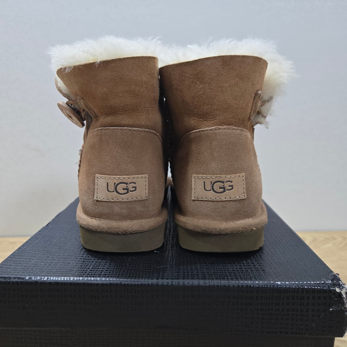 230 어그 UGG 베일리 미니 체스트넛 상품이미지4