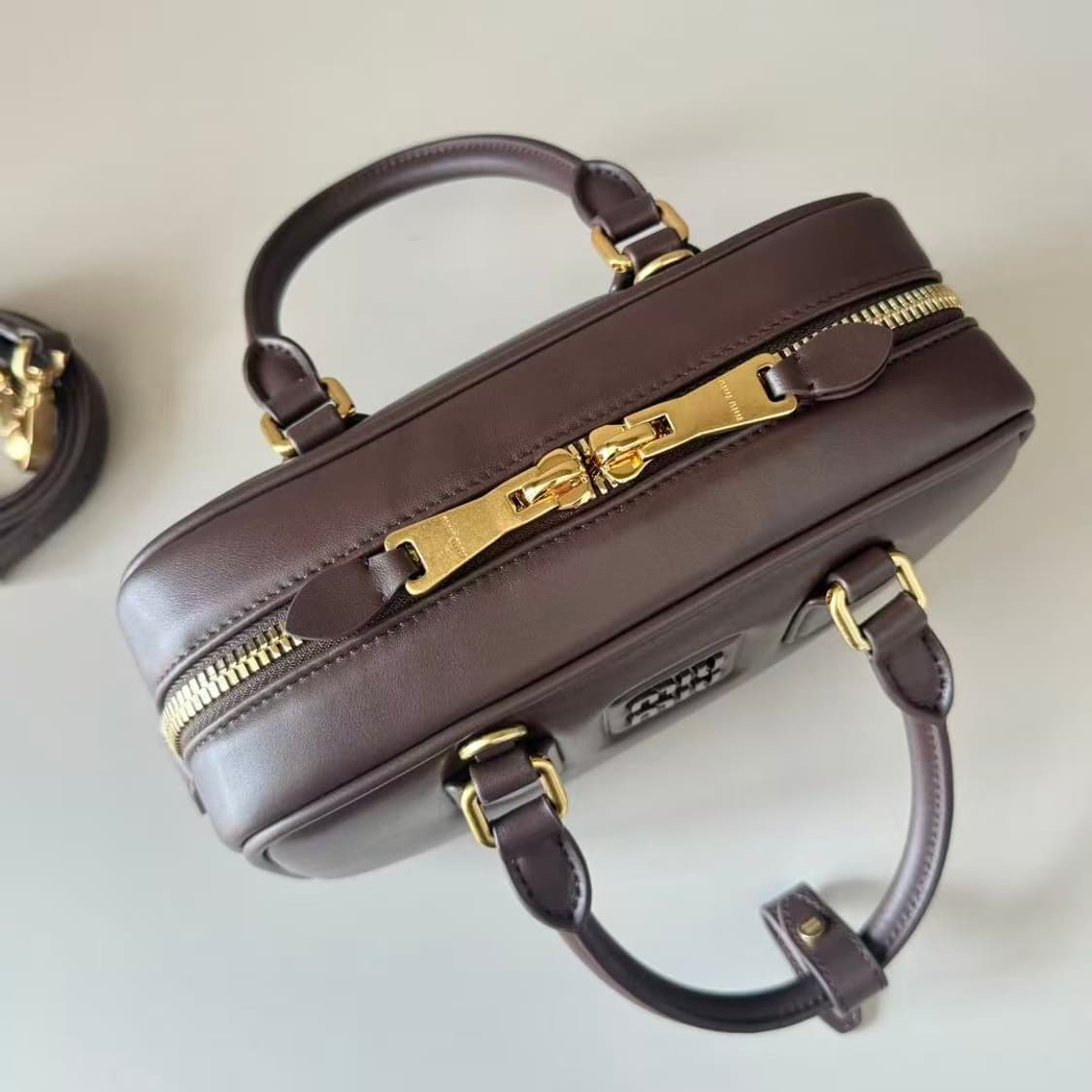 미우 미우 아르카디 레더 미니백 상품이미지3