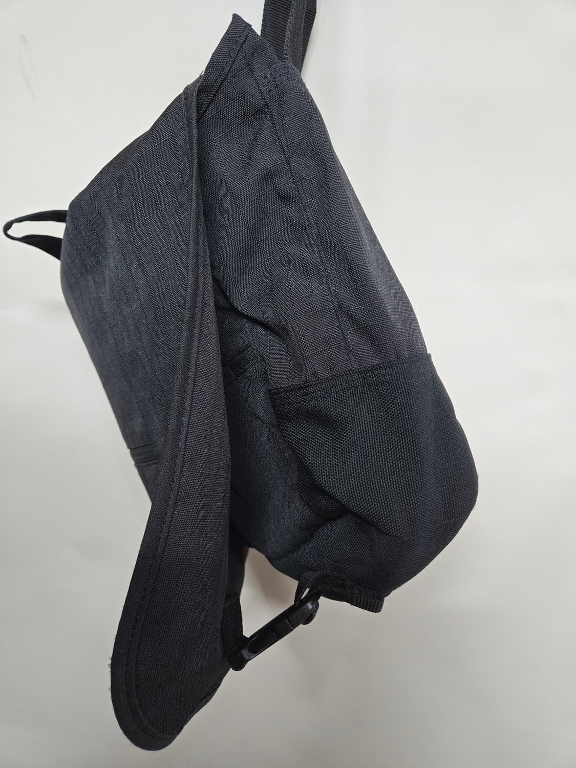 칼하트 블랙 메신저백 가방 상품이미지4