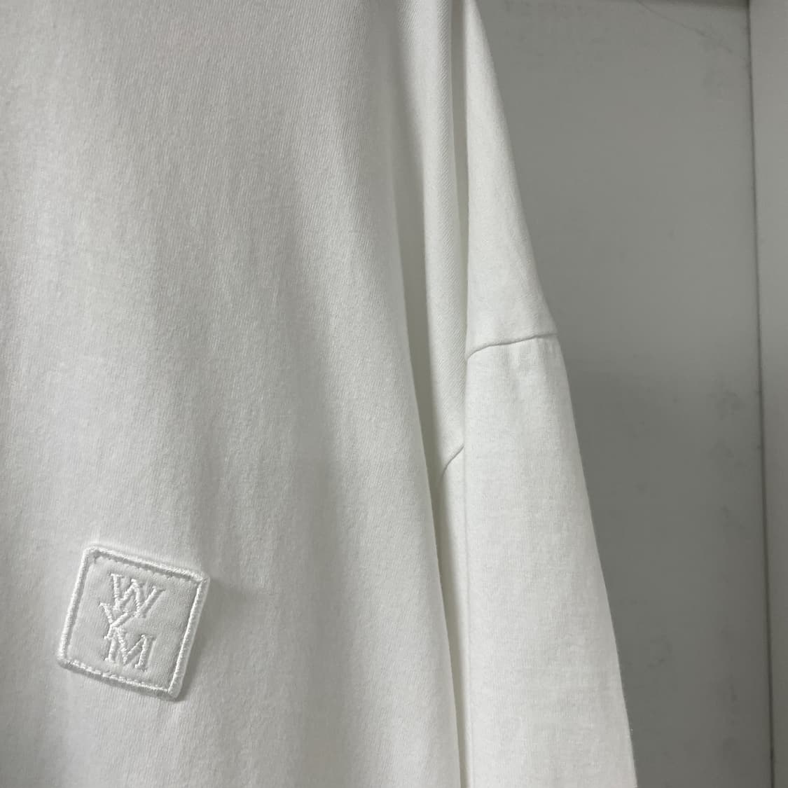 우영미 백로고 반팔 티셔츠 화이트 50 상품이미지5