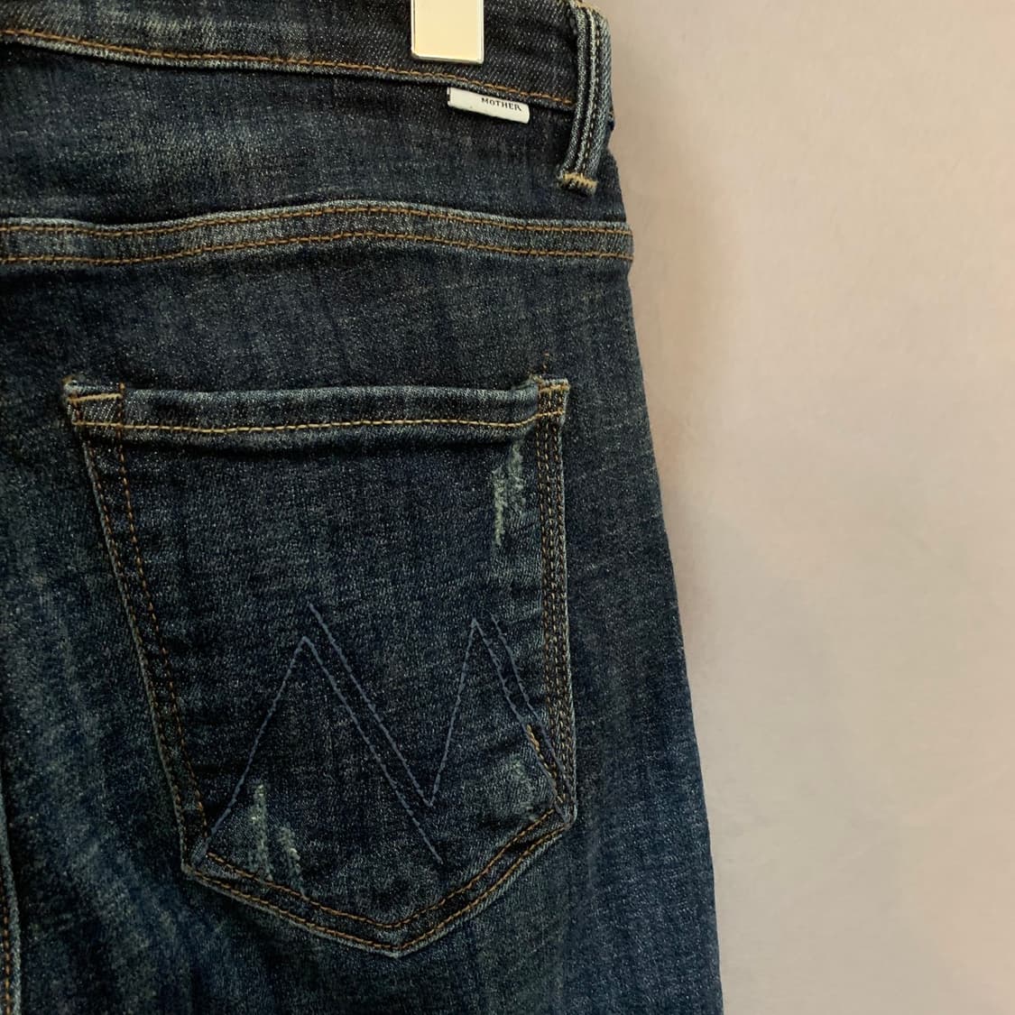 28인치 마더진 인사이더 크롭 세미 부츠컷 스판 밴딩 데님 청바지 상품이미지3