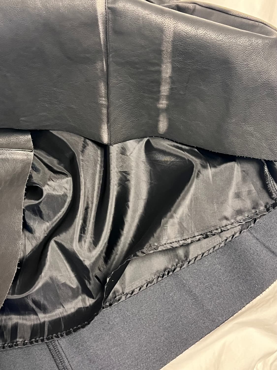 러프넥 워싱 래더 스커트 블랙 상품이미지6