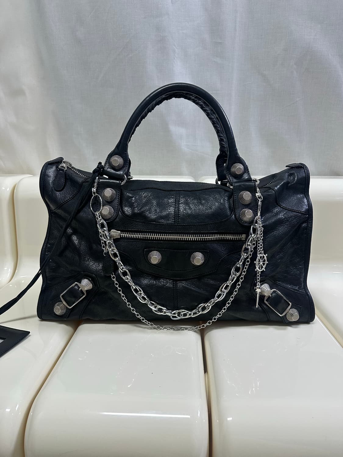 [A 정품] 발렌시아가 자이언트 시티 모터백 라지 블랙 상품이미지5