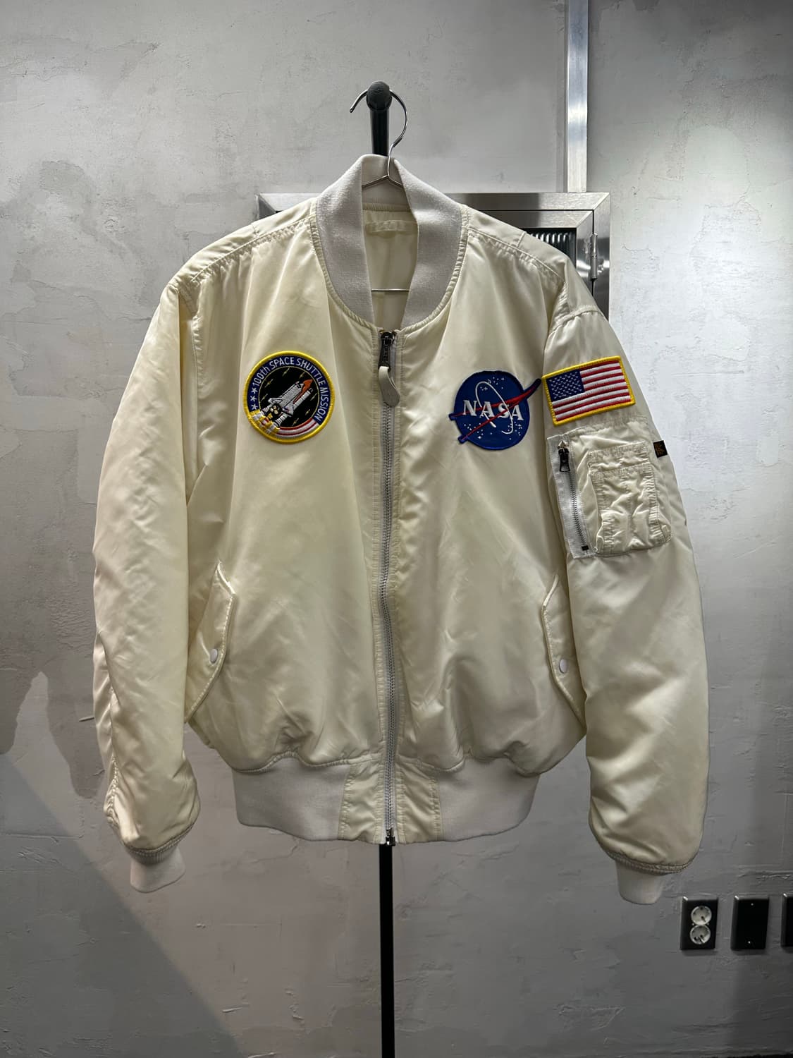 알파인더스트리 MA-1 NASA 항공점퍼 XL 상품이미지1