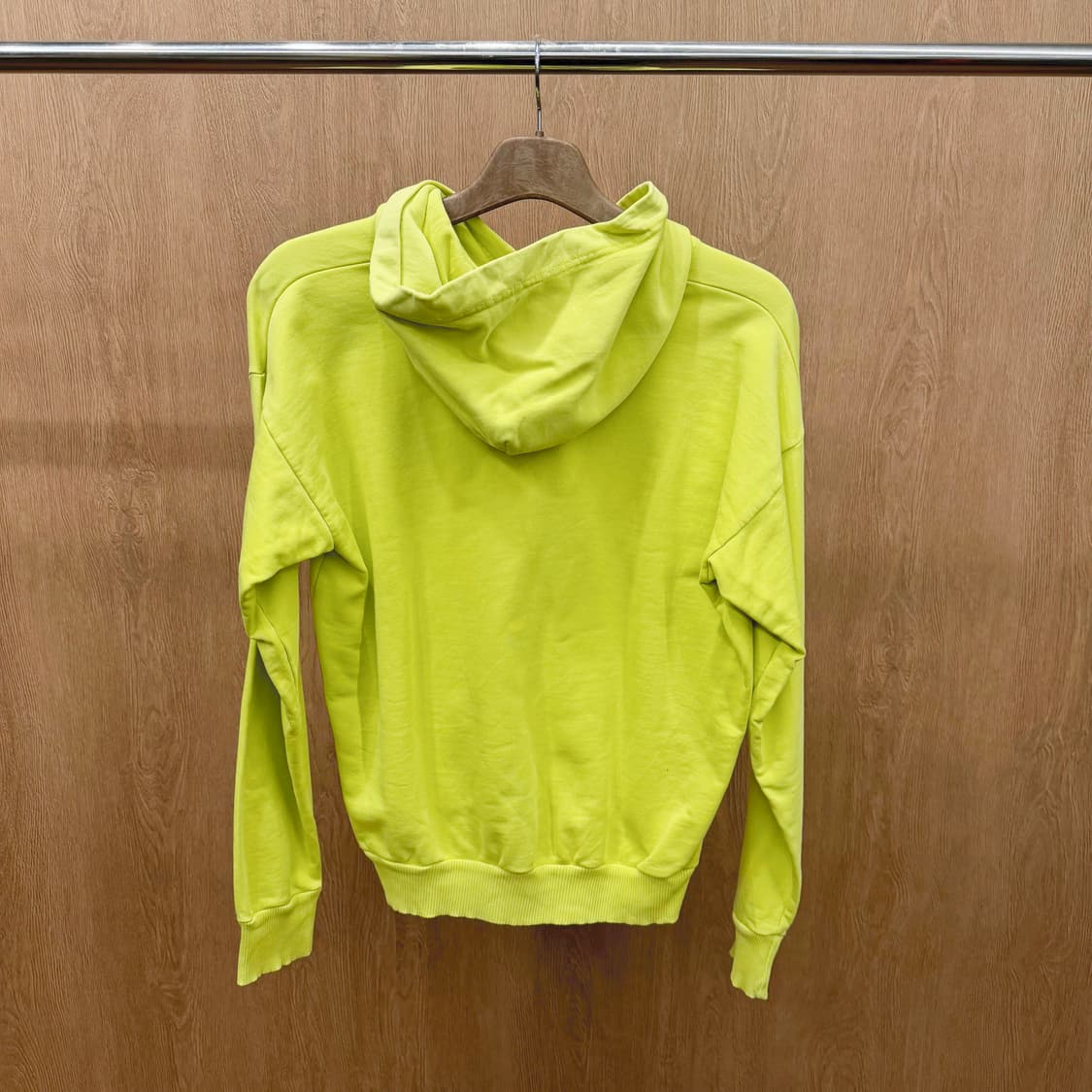 디젤 후드티 프론트 로고 자수 패치 디테일 레귤러핏 라임 옐로우 상품이미지3