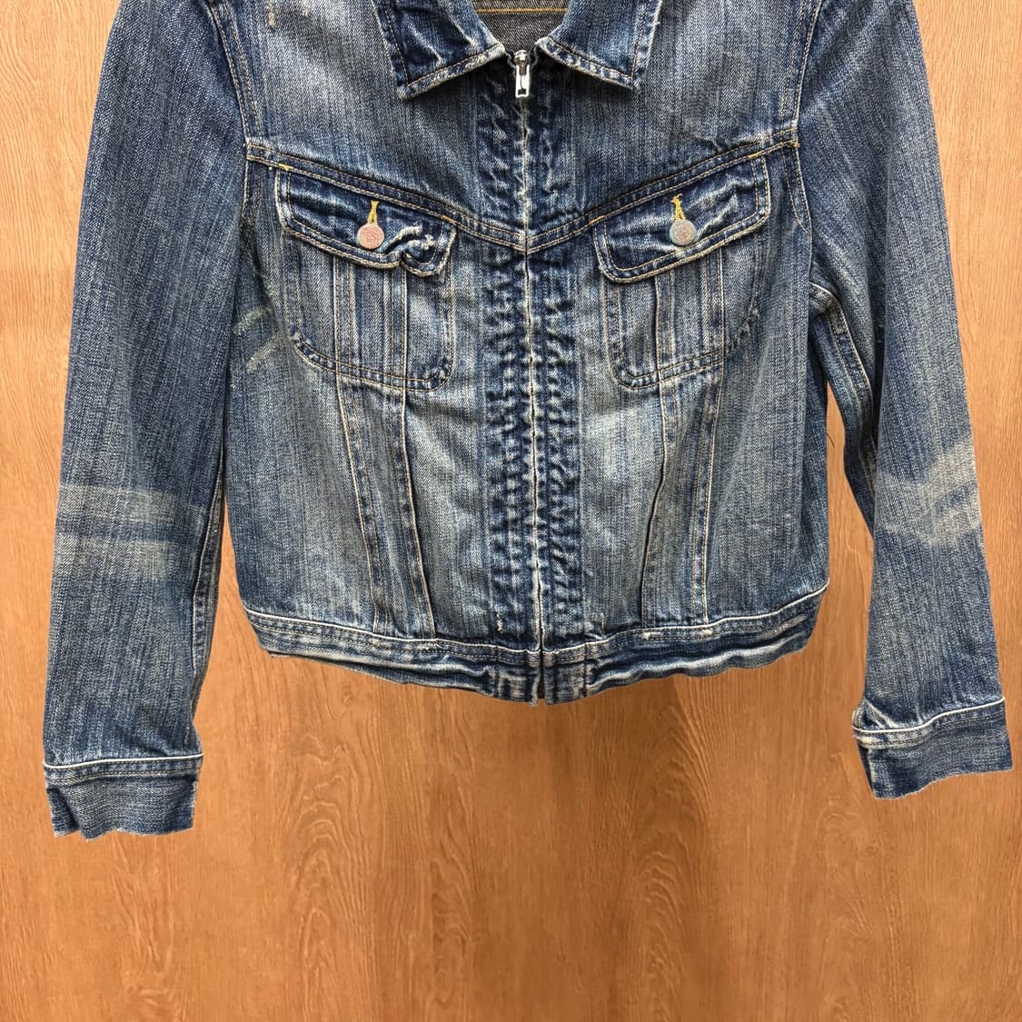 랄프로렌 스포츠 데님 집업 트러커 자켓 플랩 포켓 워싱 디테일 중청 상품이미지5