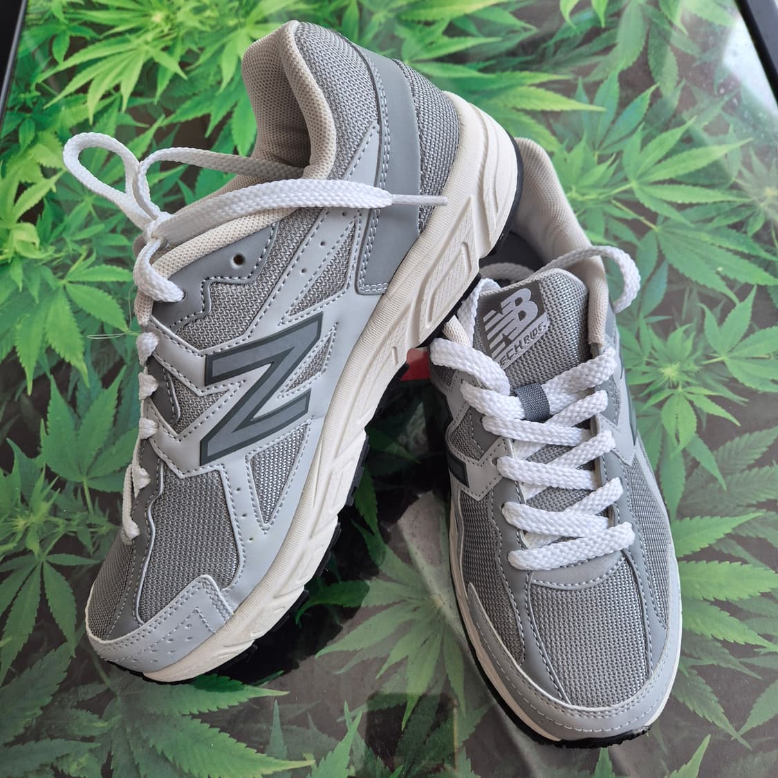 (세일)(새상품)뉴발란스 회색 운동화W480 상품이미지3