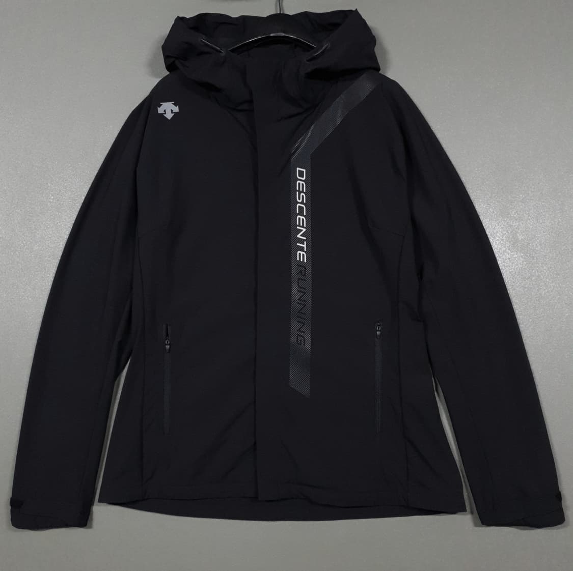 여성 90) 데상트 신형 18ss 스피드런 소닉벤트 후드 자켓 블랙 S 상품이미지1