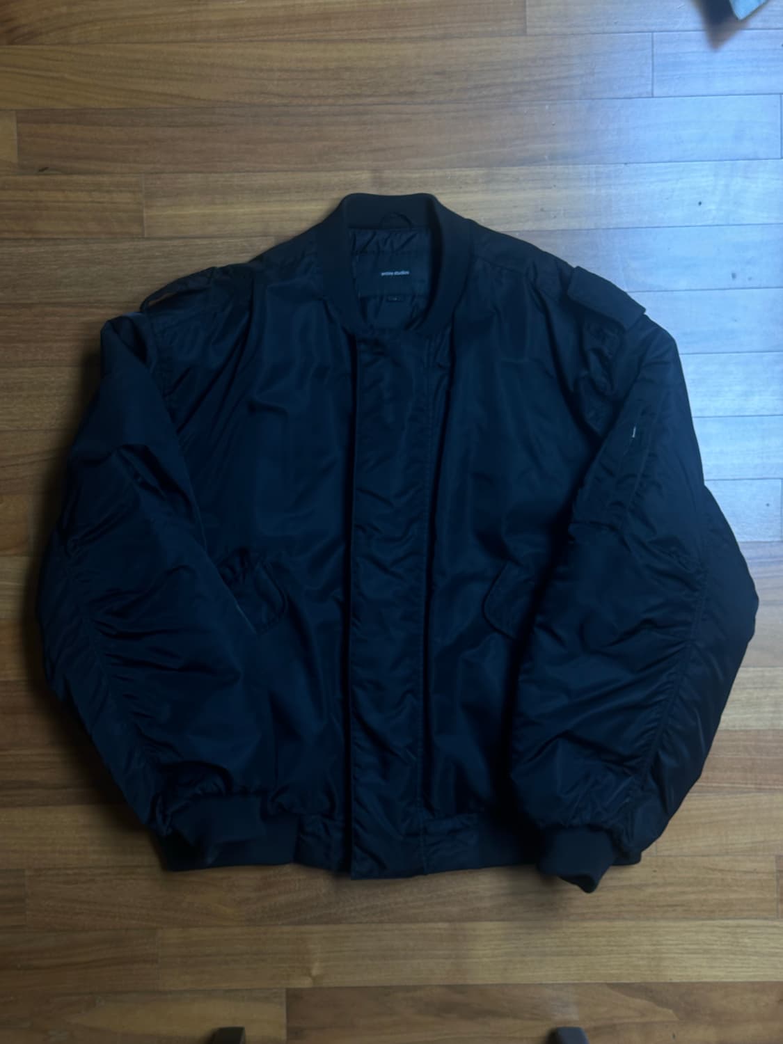 엔타이어 스튜디오 v-22 봄버 L 상품이미지1