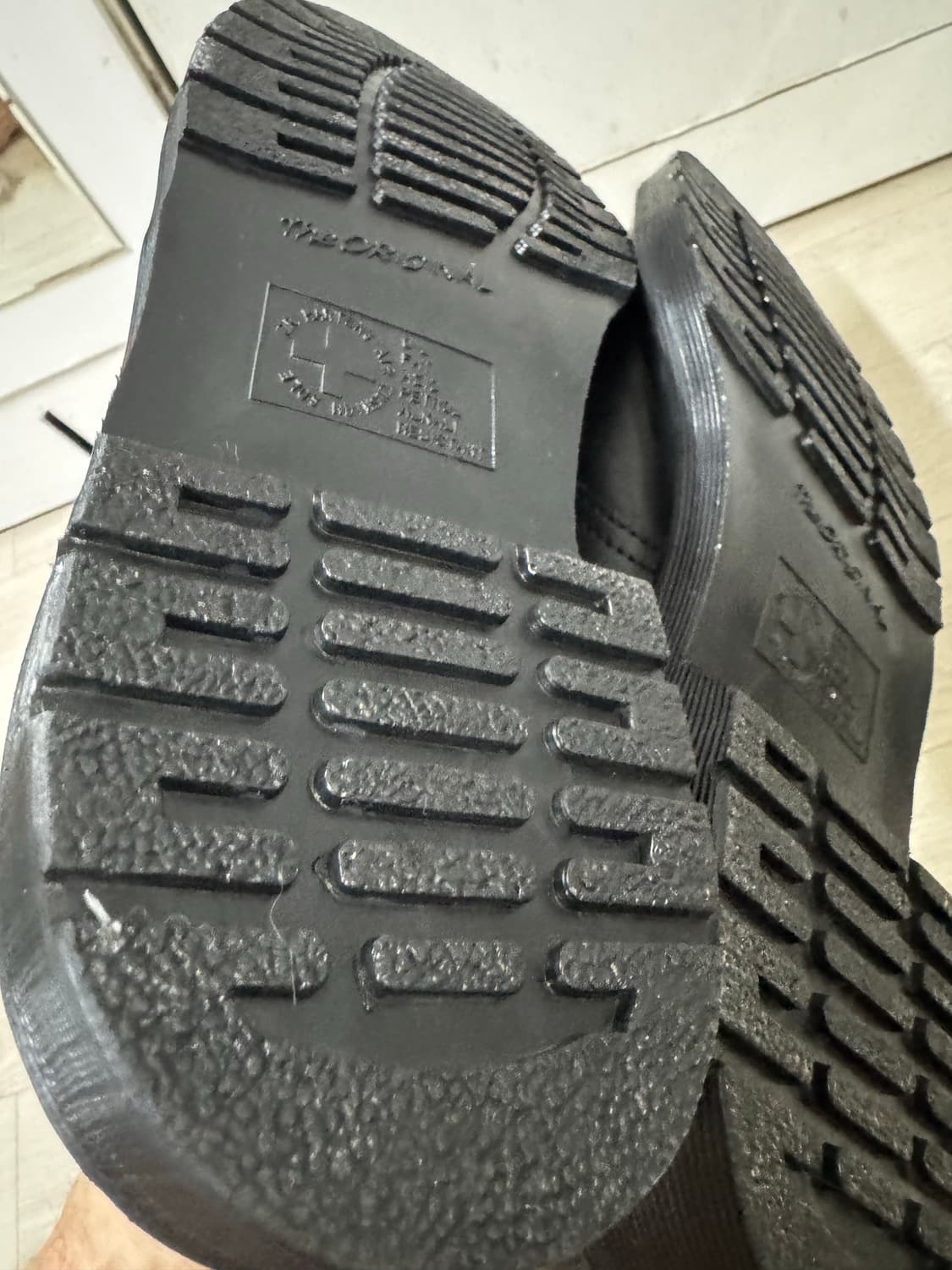 닥터마틴 1461 모노 UK9 280 상품이미지6