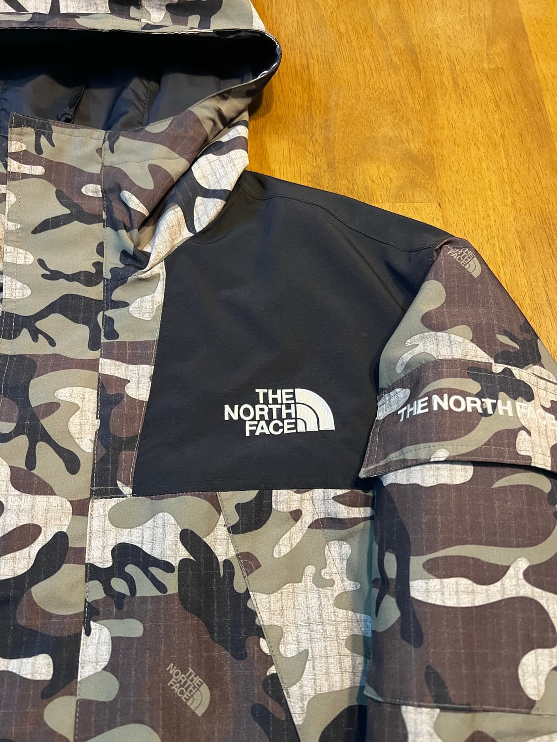 노스페이스 카모플라쥬 마운틴자켓 상품이미지3