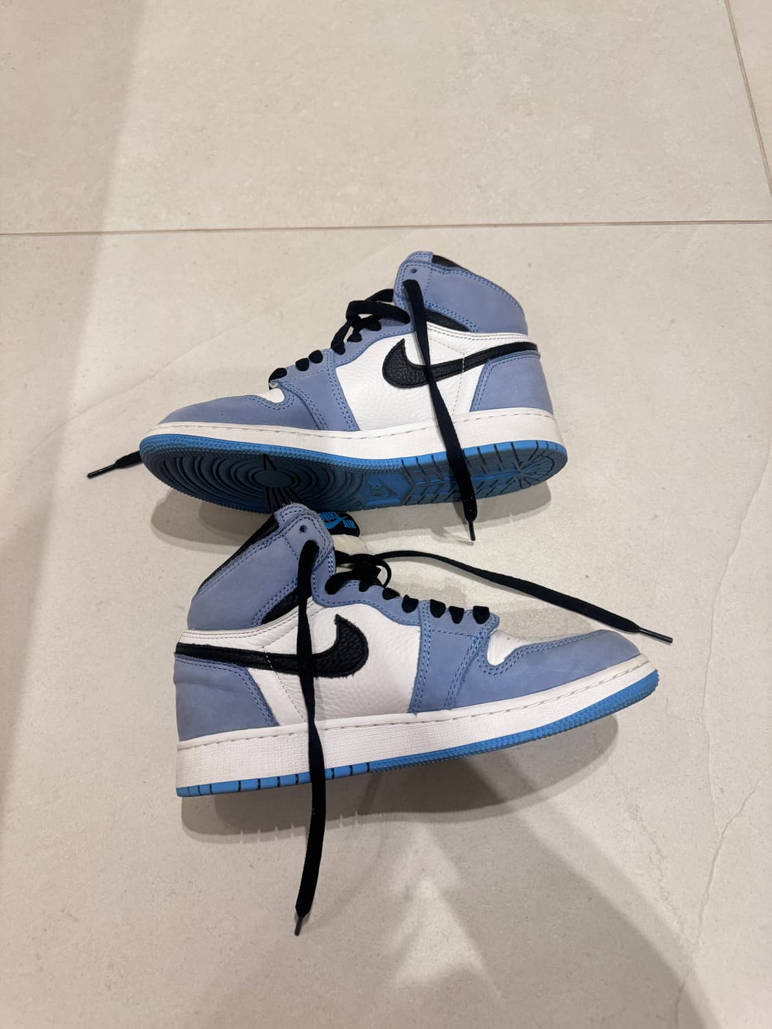 Jordan 1 Retro High OG University Blue 상품이미지1