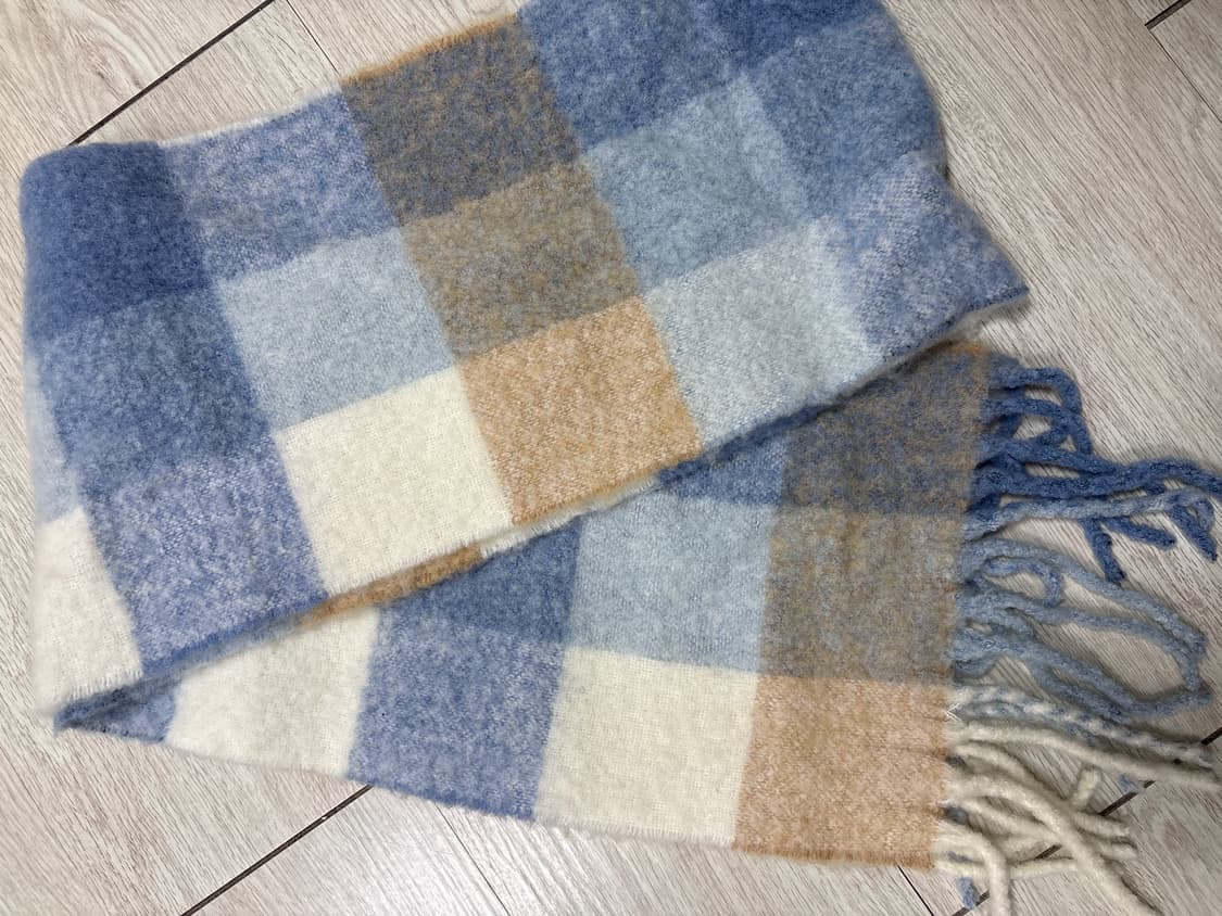 아크네스튜디오 머플러 상품이미지2